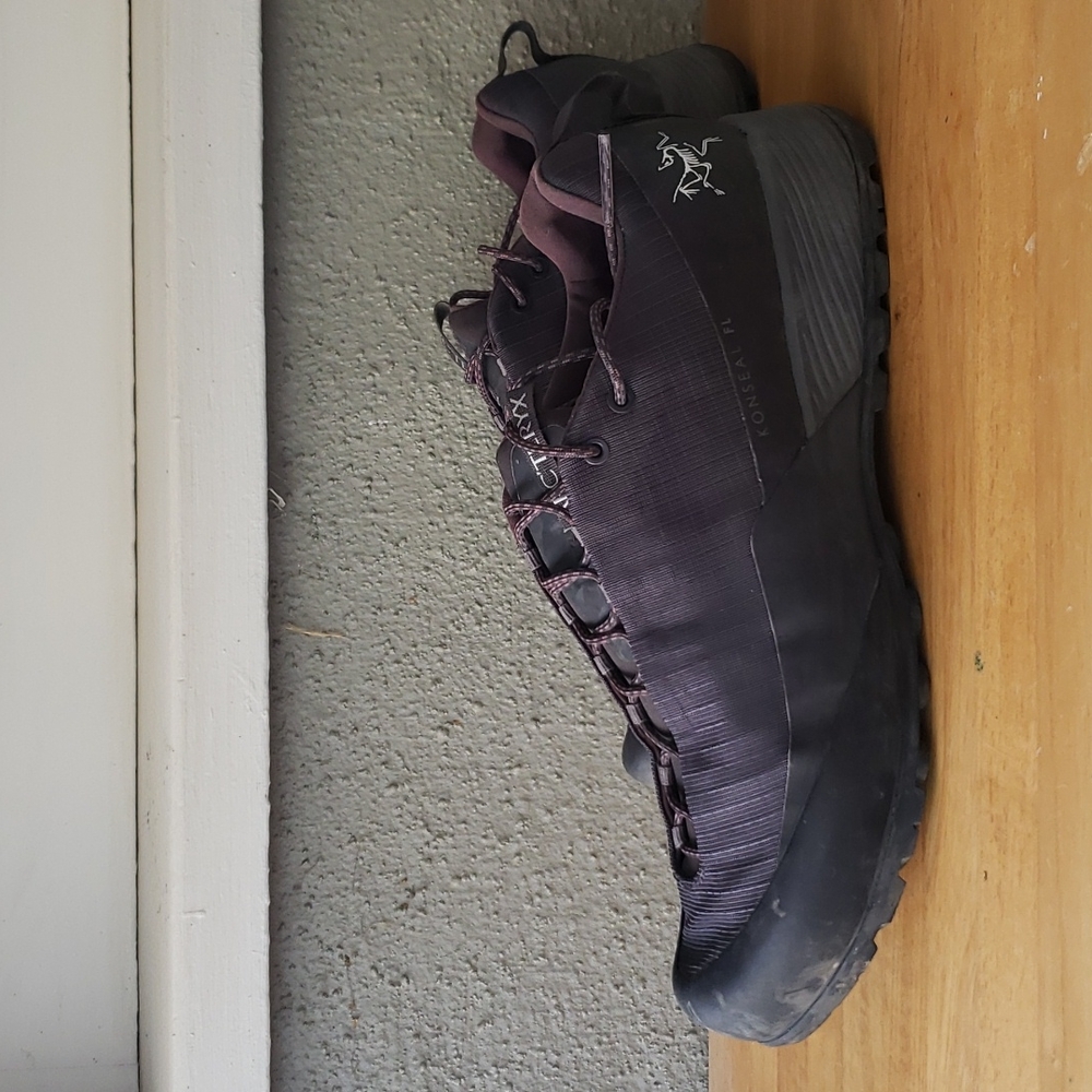 Arc'teryx Konseal FL GTX Shoe Women's 9.5 (EU42) Carbon Copy/Inertia